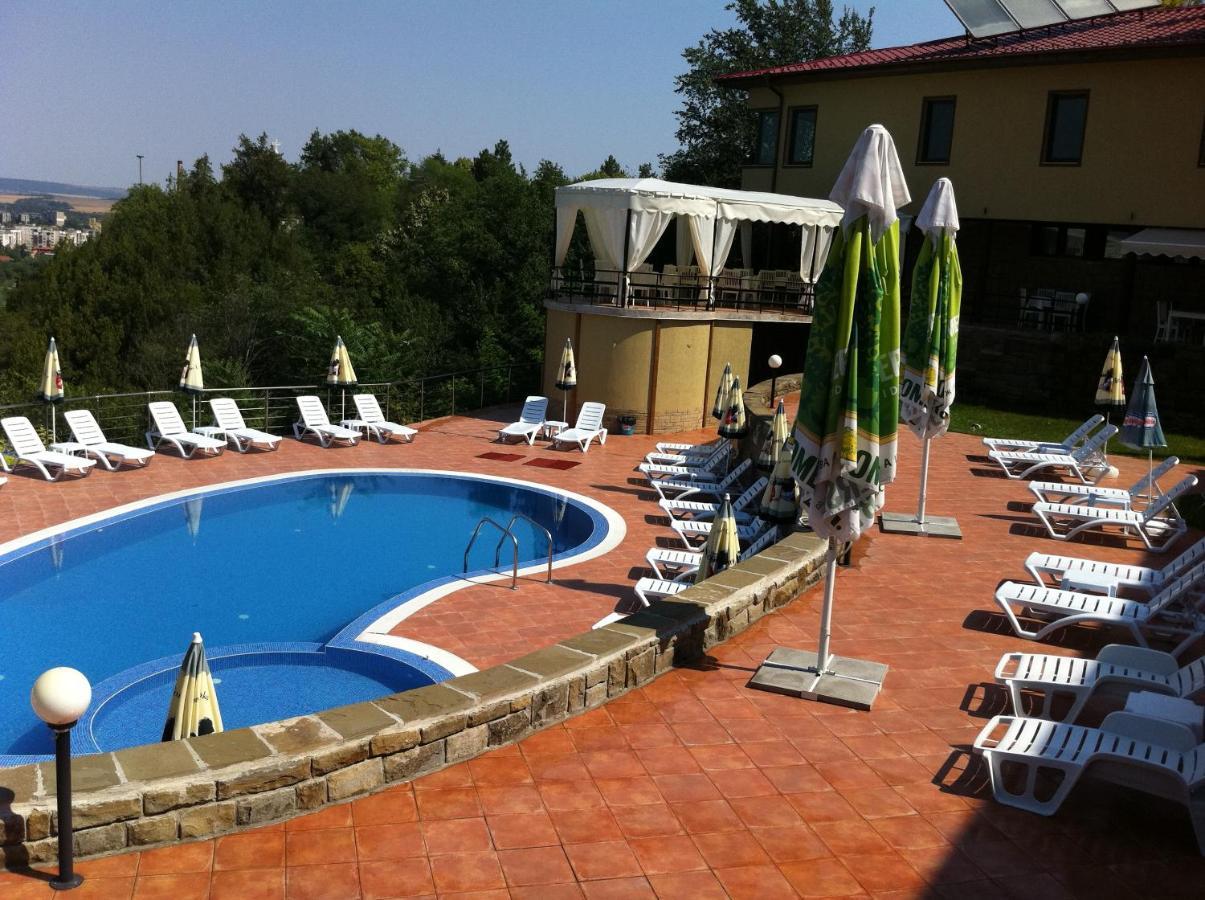 Park Hotel Stratesh Lovecs Kültér fotó