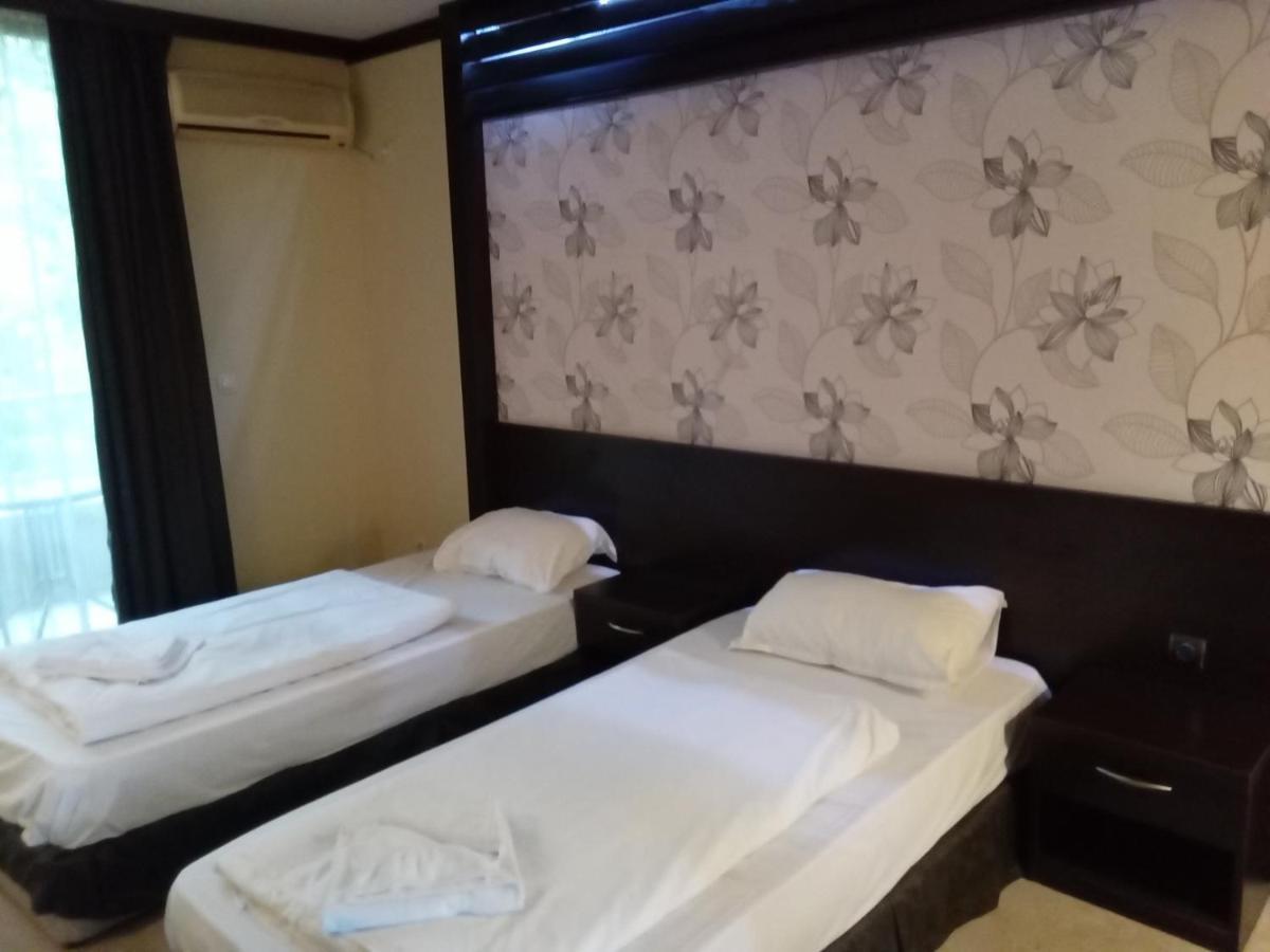 Park Hotel Stratesh Lovecs Kültér fotó