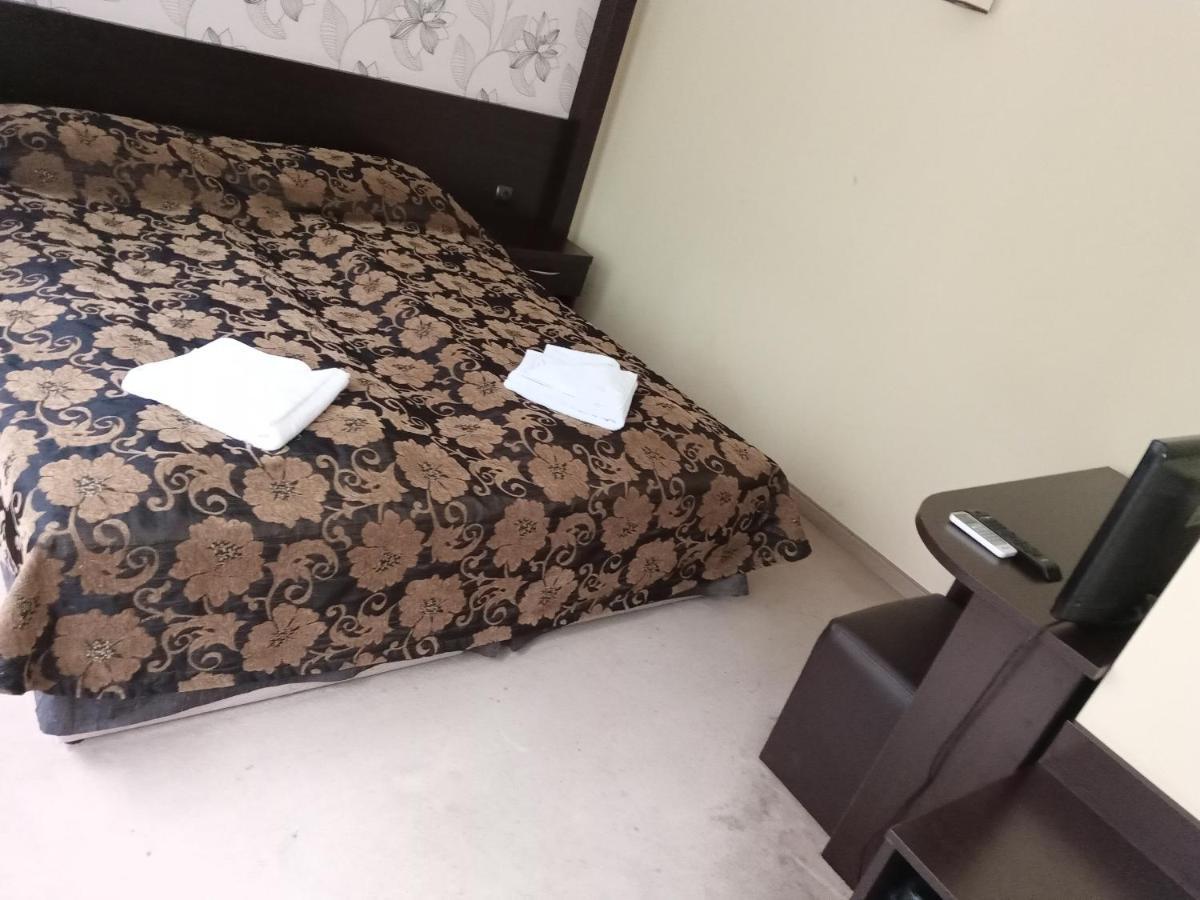 Park Hotel Stratesh Lovecs Kültér fotó